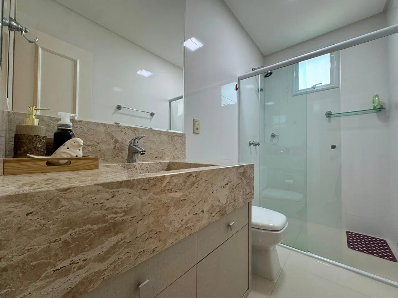 Imagem Apartamento à venda com 180m2 por R$ 2.500.000,00