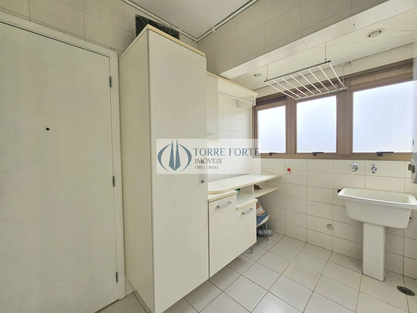Imagem Excelente apartamento, 3 suítes 5 banheiros 3 vagas de garagem, no Brooklin