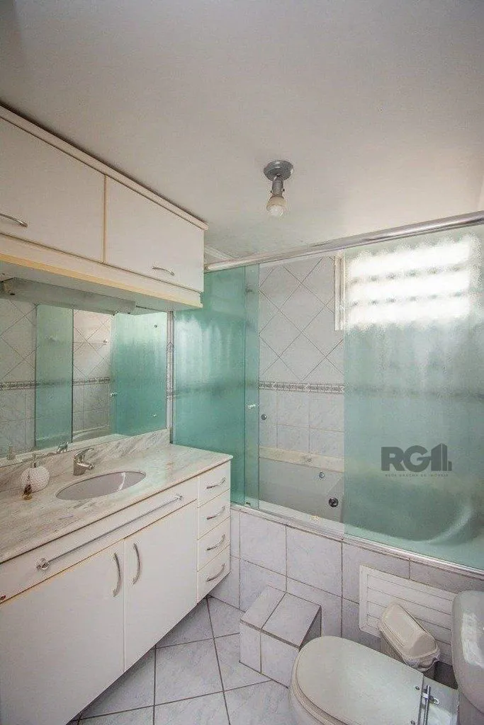Imagem Excelente apartamento de 78m² com 3 dormitórios no bairro Petrópolis.