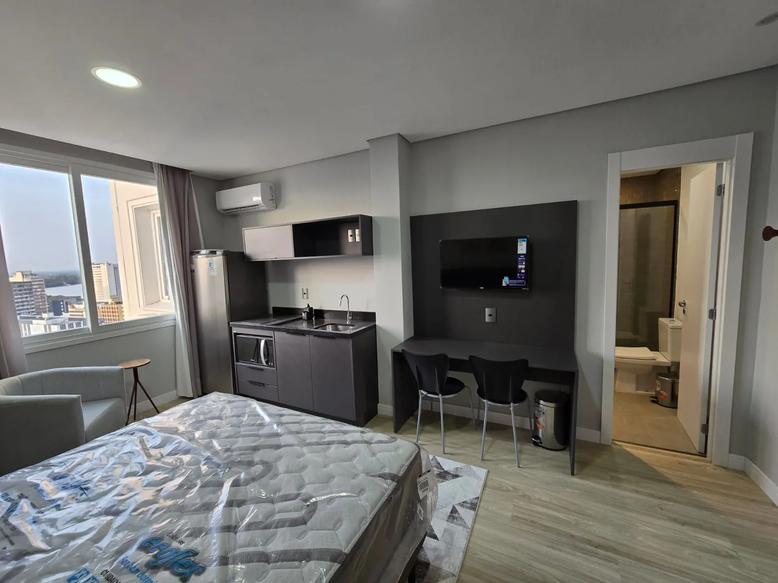 Imagem Flat à venda em Porto Alegre, Centro Histórico, com 1 quarto, 30m2