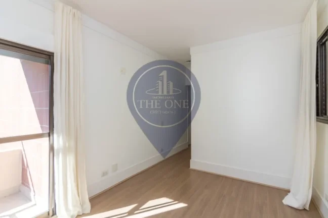 Imagem Imóvel de Alto Padrão na Vila Nova Conceição - 2 quartos, 2 suítes, 2 salas, 4 banheiros, 2 vagas, 127m² - São Paulo-SP