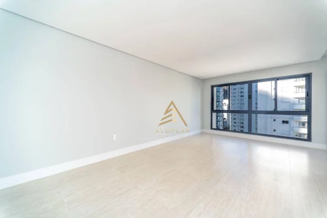 Imagem Apartamento com 3 dormitórios à venda, 120 m² por R$ 2.750.000,00 - Centro - Balneário Camboriú/SC