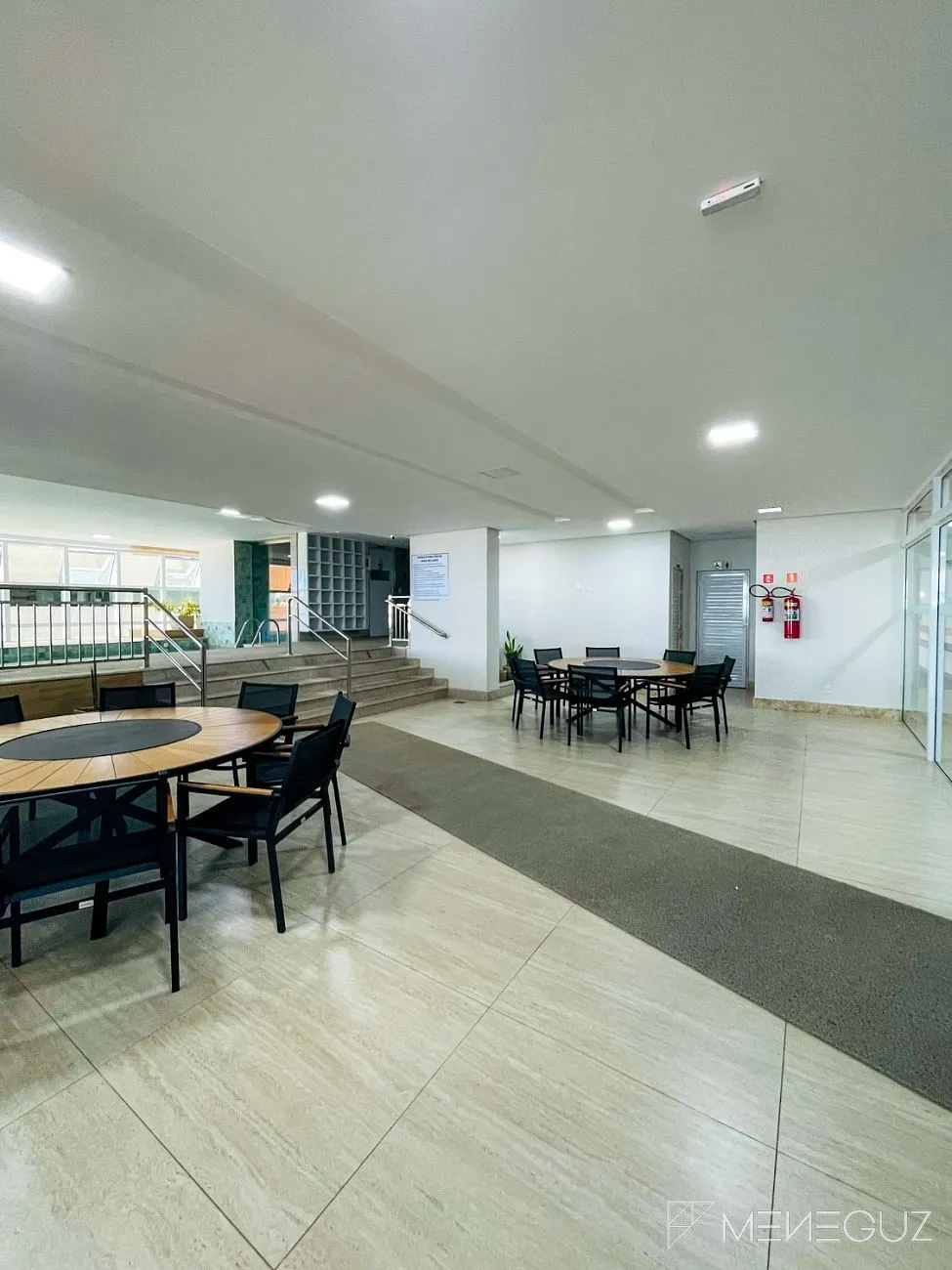 Imagem Apartamento Finamente Mobiliado Frente mar na Praia do Morro - Alto Padrão e Lazer Completo!