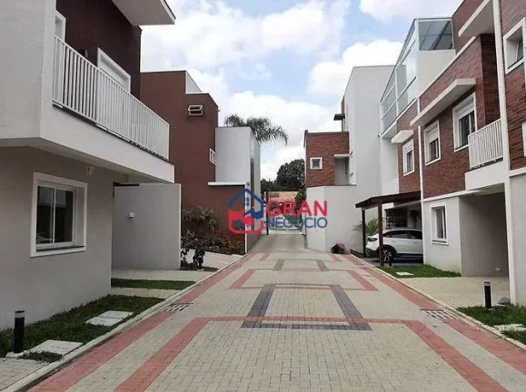 Imagem Triplex mobiliado em condomínio fechado alugo