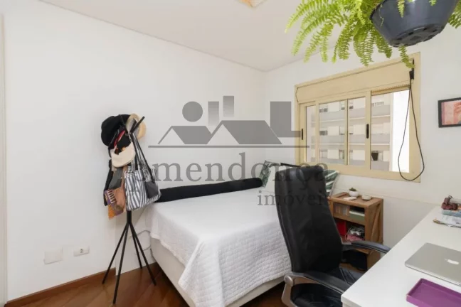 Imagem Apartamento em Perdizes com 4 quartos (3 sui­tes) e 3 vagas, 143m².