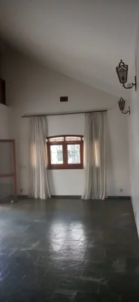 Imagem Residencia localizada no Estoril II, completa em armarios, 4 suítes.