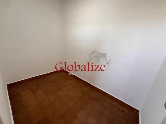 Imagem Apartamento com 2 suítes, vaga demarcada, elevador, todo reformado, amplo no Marapé em Santos por R$ 560.000,00