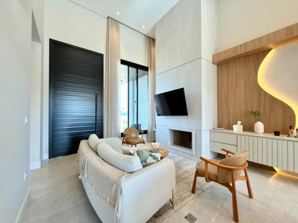 Imagem Casa em Condominio 4 Dormitórios - Bairro Centro