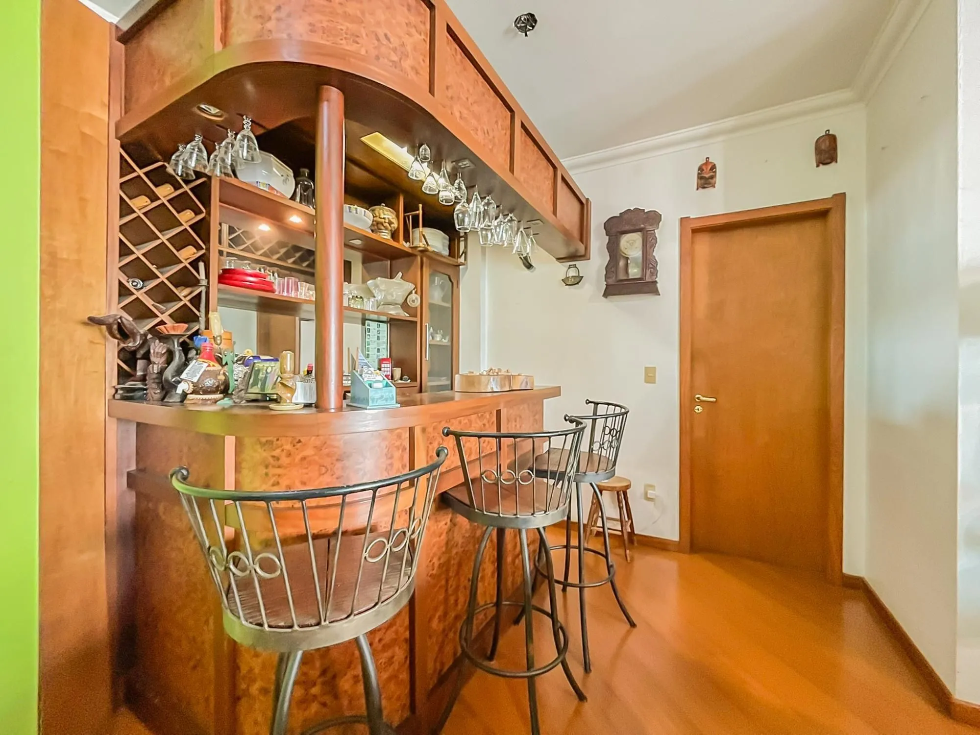 Imagem Lindo apartamento 03 dormitórios, duas vagas Coração Menino Deus