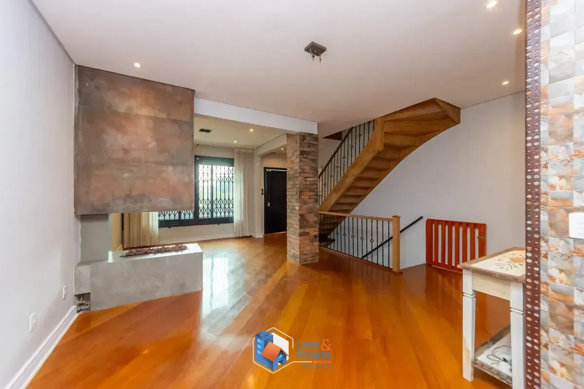 Foto do imóvel Casa para venda em Vila Clementino com 3 quartos, sendo 1 suíte, 297m² em Rua Mairinque