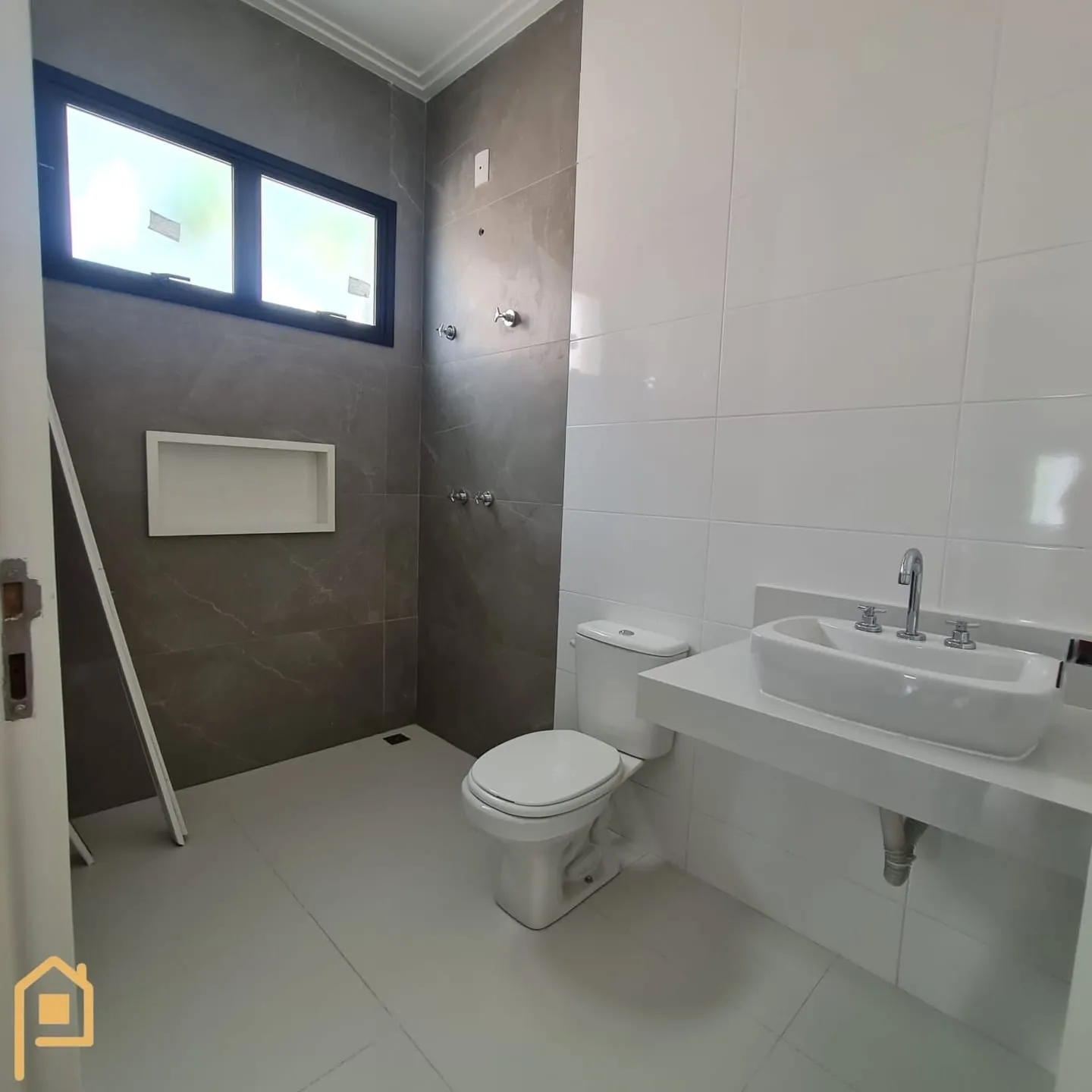 Imagem Casa à venda 3 Quartos, 3 Suites, 2 Vagas, 330M², Taubaté Village, Taubaté - SP | Condominio Taubaté Village