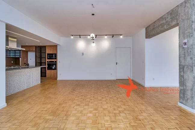 Imagem Espaçoso Apartamento de Reformado com 3 quartos (sendo 2 Suítes) em Cerqueira César, São Paulo - 220,95m² e 2 Vagas de Garagem!