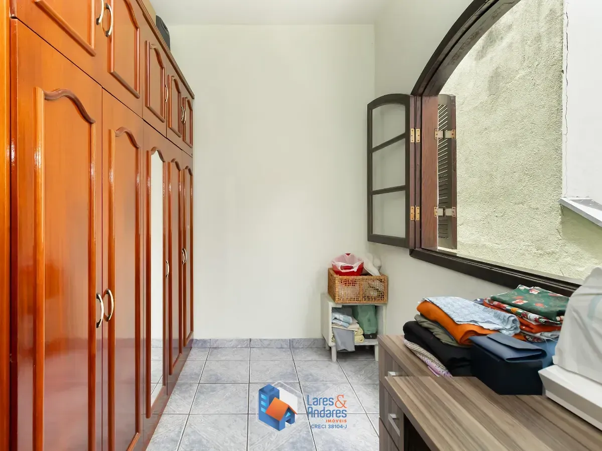 Imagem Sobrado para venda em Conjunto Residencial Vista Verde com 3 quartos, sendo 1 suíte, 170m²