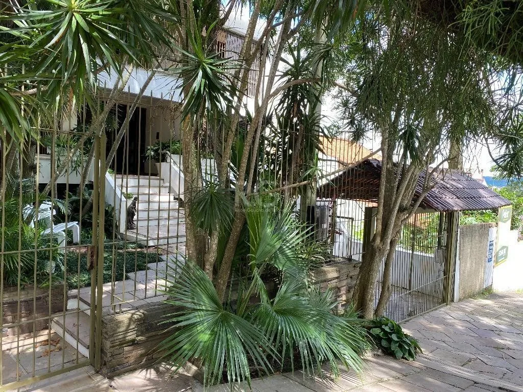 Imagem Casa com 3 dormitórios, 597 m² - Venda por R$ 1.399.000,00 - Cristal - Porto Alegre/RS