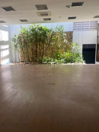 Imagem Galpão com 1400m² para locação em Mogi das Cruzes.