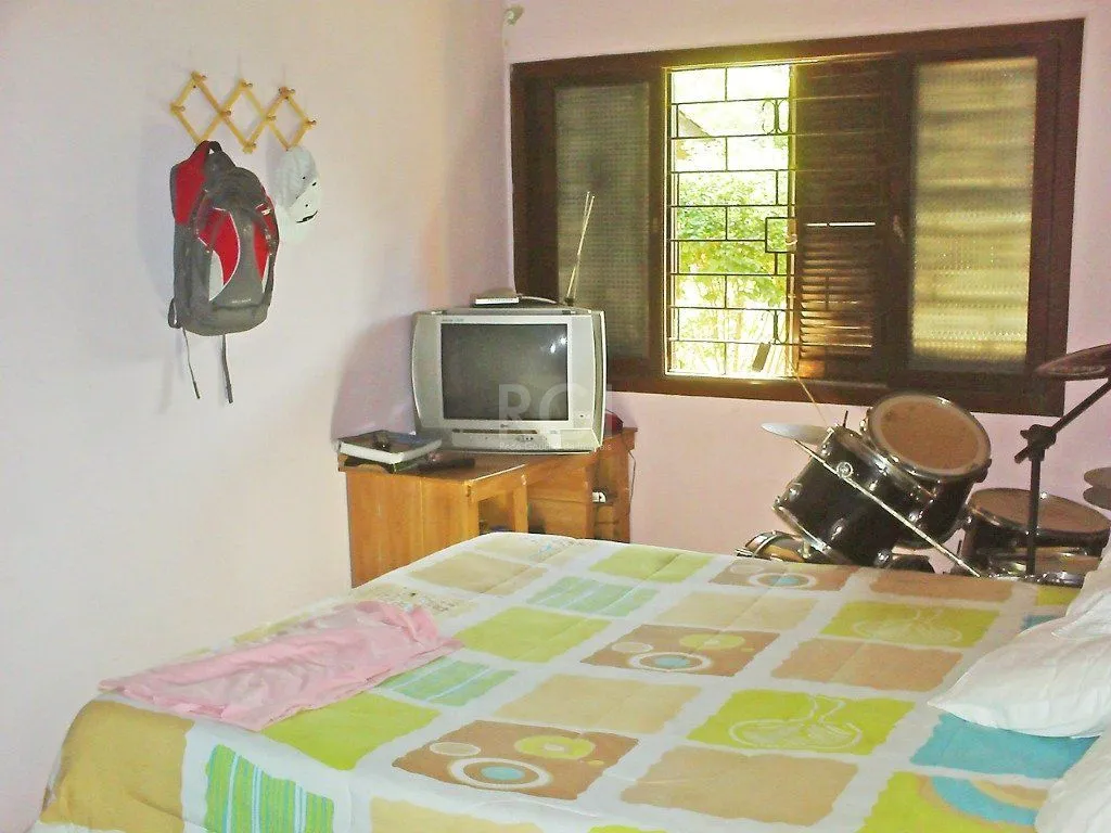 Imagem Casa para Venda - 140m², 3 dormitórios, sendo 1 suites, 2 vagas - Morro Santana