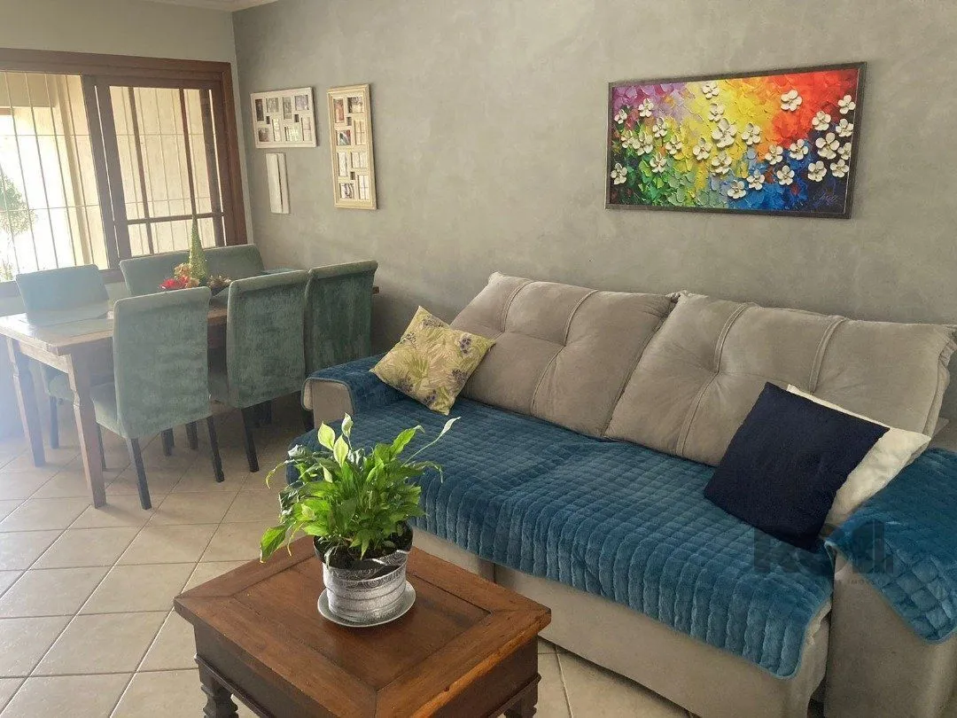 Imagem CASA | 2 DORMITÓRIOS | 1 SUÍTE | 2 VAGAS | PISCINA | SACADA | BAIRRO HÍPICA | ZONA SUL