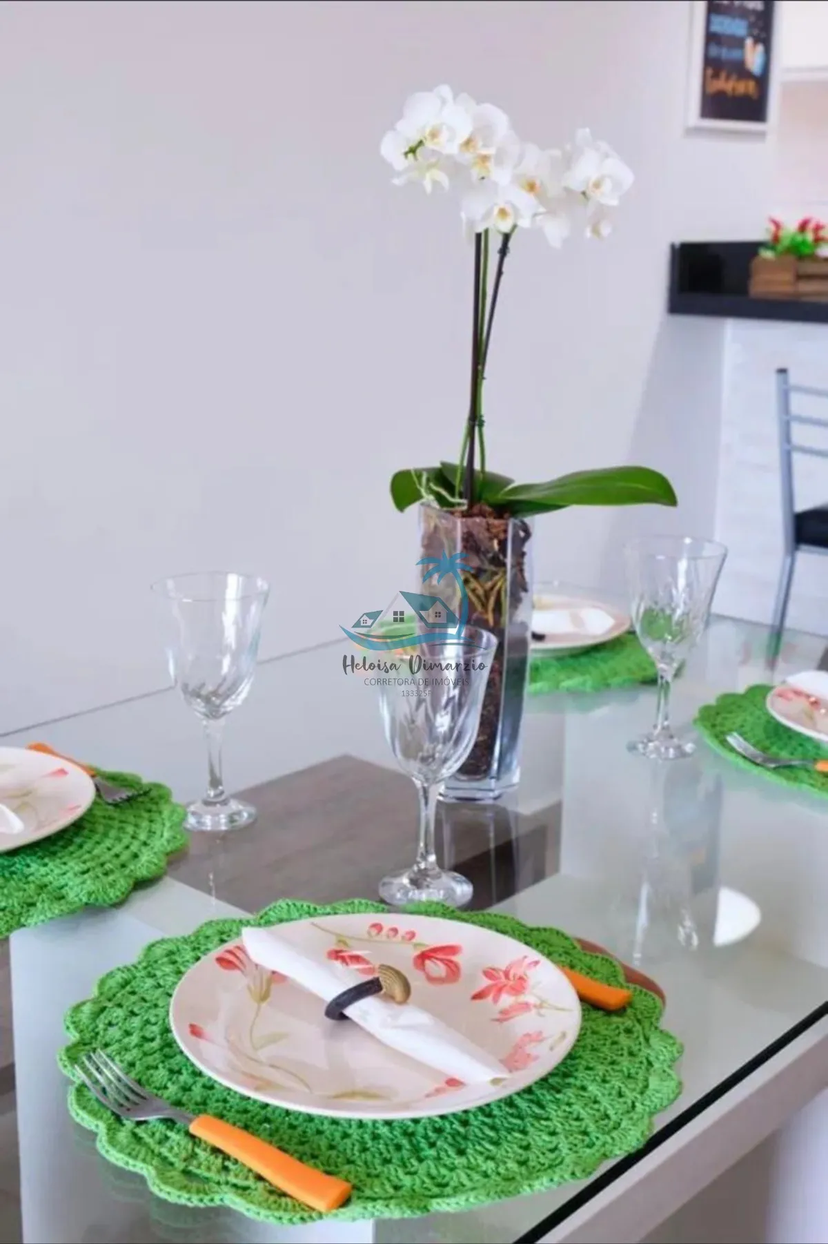 Imagem Apartamento MOBILIADO com 2 dormitórios à venda em Ubatuba a 700 metros da orla do Itaguá.