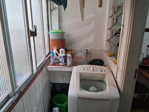 Imagem Apartamento a venda em Santos no bairro da Aparecida de 2 dormitórios no primeiro andar de frente com uma vaga de garagem por R$ 426.000,00