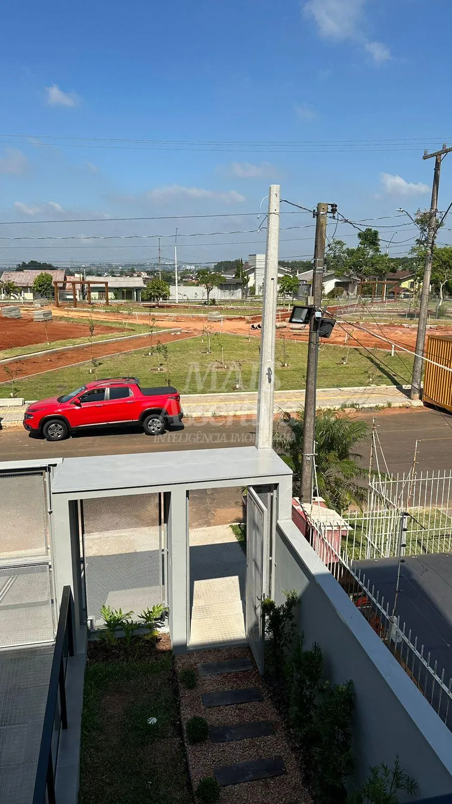 Imagem Lindo sobrado com 158,32 m2, de área privativa em terreno de 180,00 m², conta com 01 Sala de esta...
