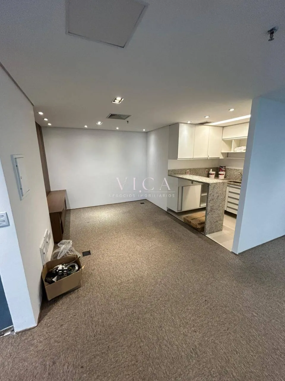 Imagem Sala para alugar 170m² 3 vagas por R$ 6.450,00 -Alphaville Barueri/SP