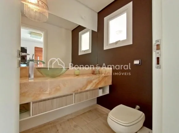 Imagem Casa luxuosa e moderna à venda em terreno de 1.270 m² com 600 m² de área construída, oferecendo...