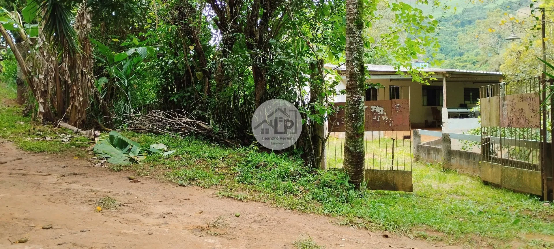 Imagem Chácara de 2.475 m² no bairro Graminha- Rio Claro, RJ