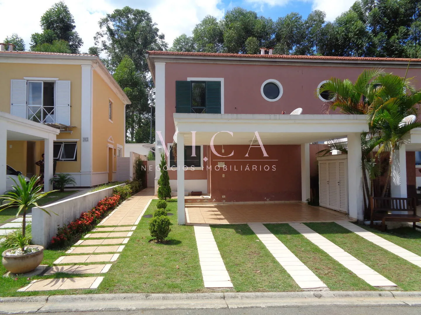 Foto do imóvel Casa com 3 dormitórios, 160m² a venda por R$ 2.100.001 - Tamboré Alphaville