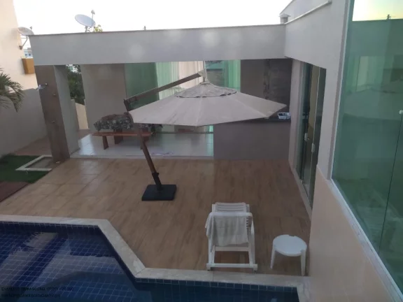 Imagem Casa em Condomínio de Luxo para Locação em Camaçari-BA, 3 Quartos, 3 Suítes, 2 Salas, 2 Banheiros, 4 Vagas, 280m².