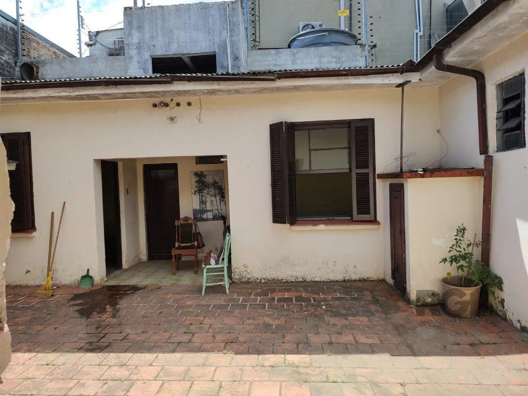Imagem Casa comercial térrea na Av. Aparício Borges - bairro Teresópolis