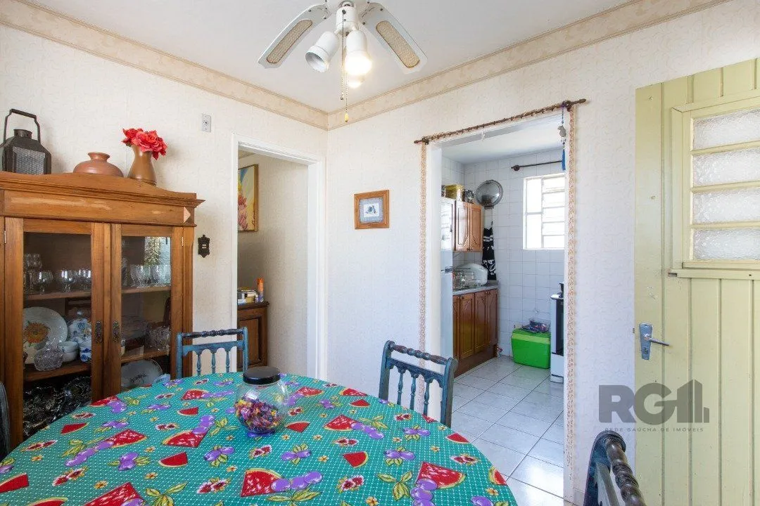 Imagem Casa em condomínio aberto, 3 quartos, edicula com 1 quarto - Bairro Santa Tereza