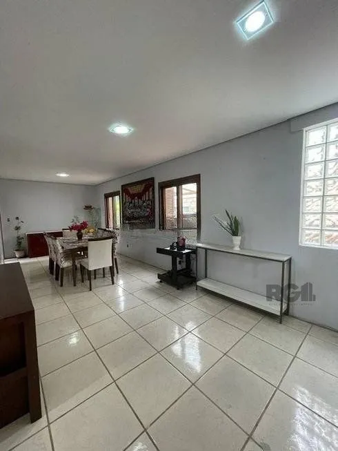 Imagem Casa de 4 dormitórios, bairro Ipanema