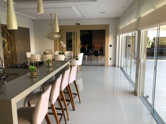 Imagem Casa para Venda em Concórdia, Jardim, 4 dormitórios, 2 suítes, 4 banheiros, 4 vagas