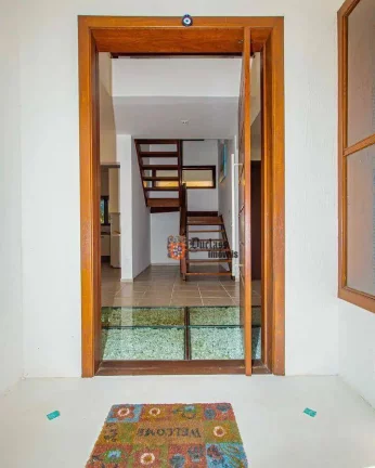 Imagem Sobrado com 4 dormitórios à venda, 216 m² por R$ 3.600.000,00 - Cambaquara - Ilhabela/SP