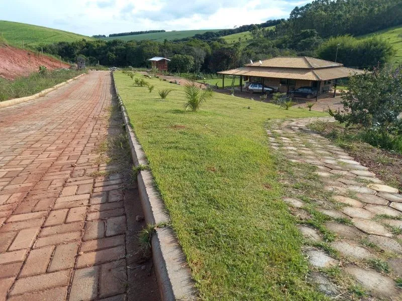 Imagem Vendo Sítio em Lagoa Dourada / MG , com 12.500 m² de área.