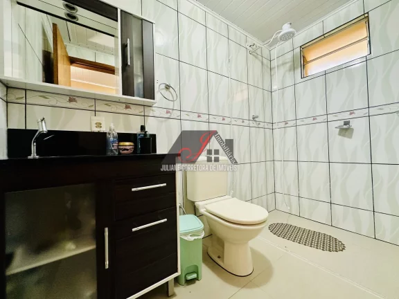 Imagem Terreno à venda com 02 casas no Bairro Thomaz Coelho em Araucária/PR.