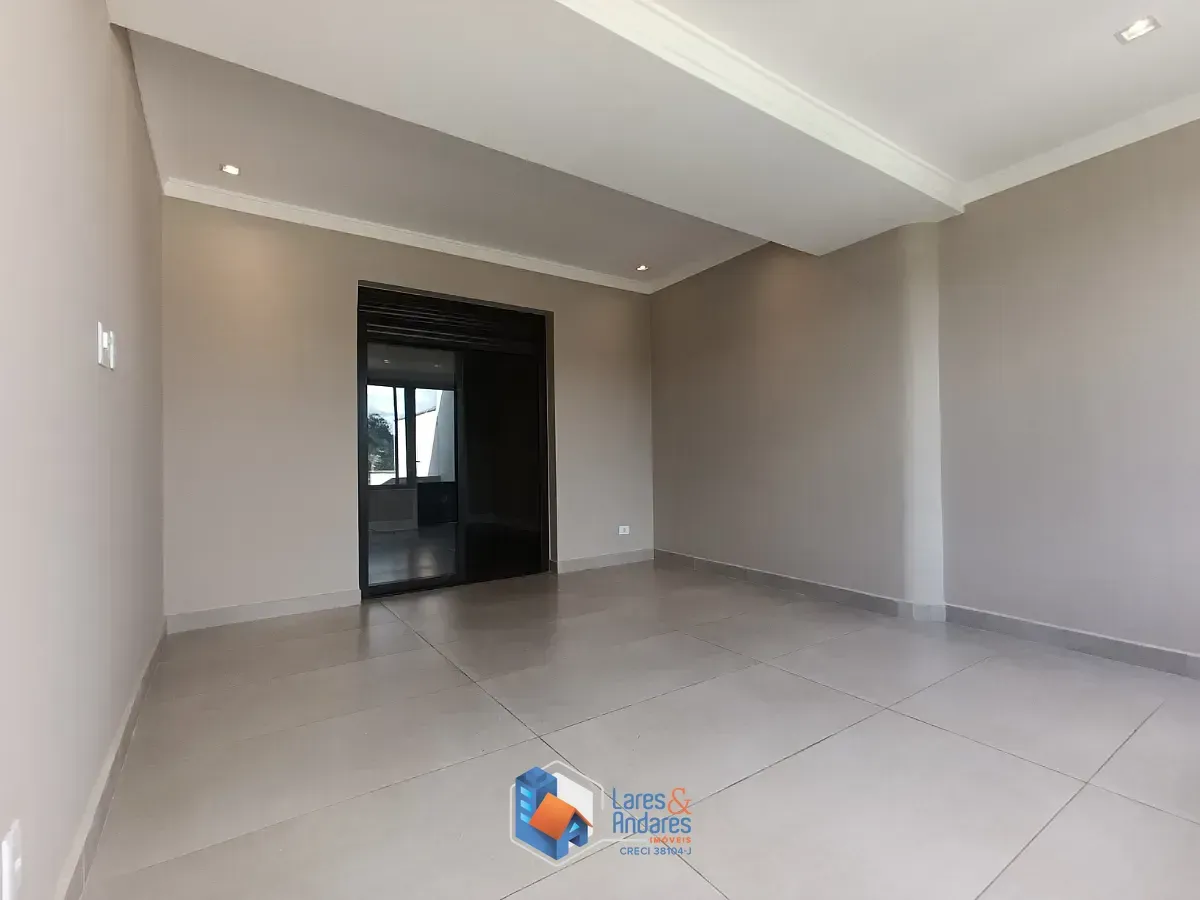 Imagem Casa para venda em Horto Florestal com 4 quartos, sendo 2 suítes, 156m²