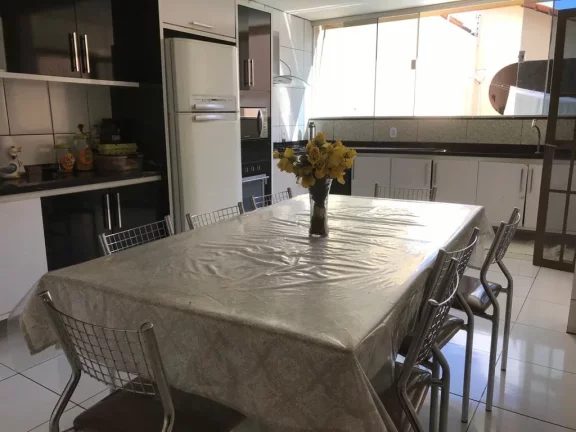 Imagem Sobrado com 3 dormitórios bairro São Miguel- Barreiras-Ba
