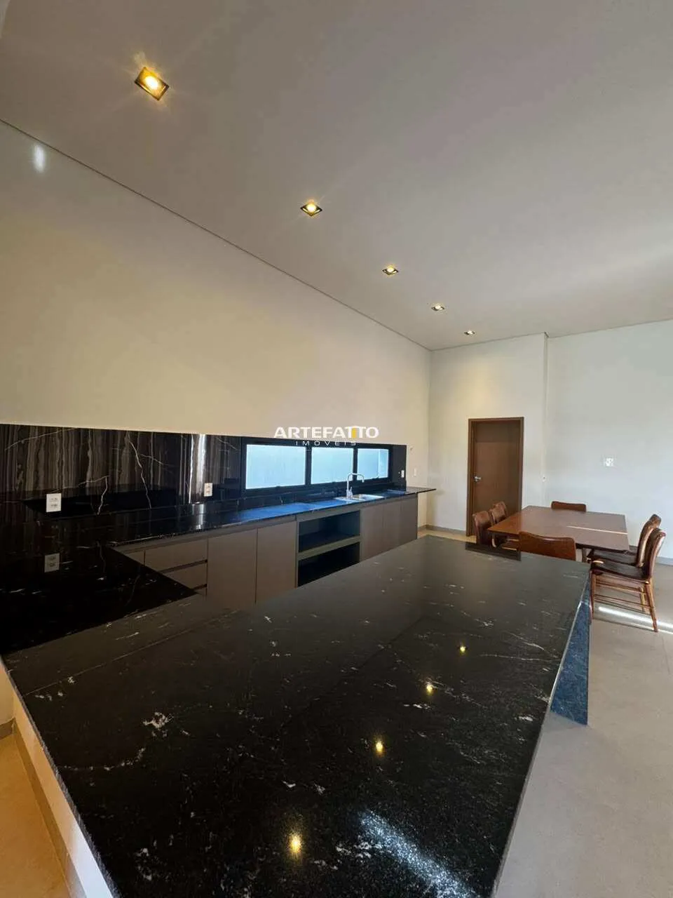 Imagem Casa de condomínio à venda em Rifaina, Condomínio Portal do Lago, com 3 quartos, 222m2