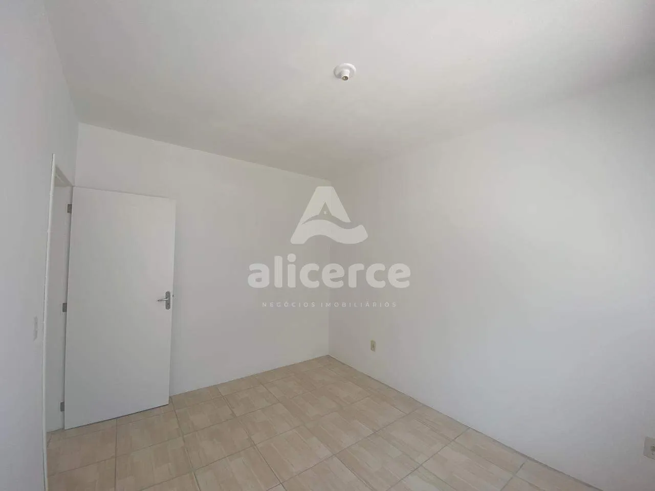 Imagem Casa completamente reformada pronta para morar, próximo a escola e comerçio