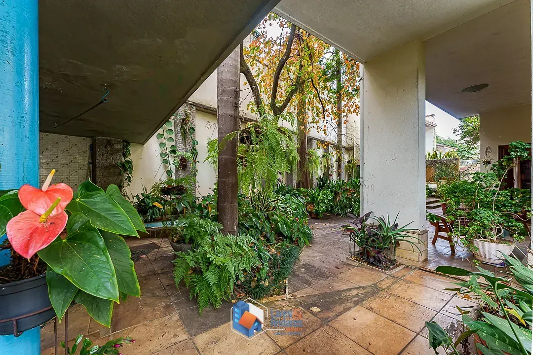 Imagem Casa para venda em Pacaembu com 3 quartos, sendo 1 suíte, 320m²