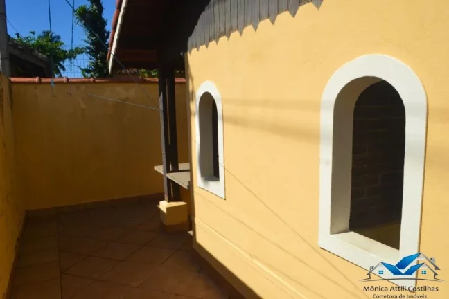 Imagem Livre para Ano Novo, de 2023 Casa de esquina na Praia das Toninhas com 3 suites e Churrasqueira.