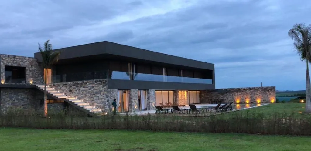 Imagem Casa de 1.900,00m² localizada no Condomínio Fazenda Boa Vista.
