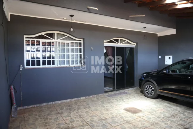 Imagem Venda em Samambaia Sul: Casa com 4 dormitórios, 1 suíte e 3 banheiros por R$ 400.000. Oportunidade imperdível!