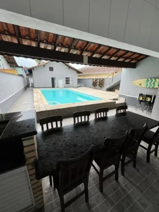 Imagem Vendo casa com 362 mts de área útil, piscina 4x7, barzinho de tijolinho e mármore + EDÌCULA com 2 dormitórios, banheiro Sistema de captação de energia própria fotovoltáica