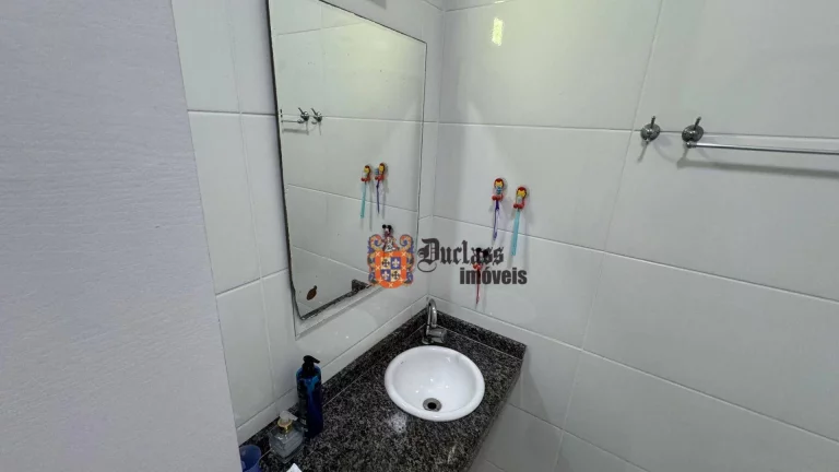 Imagem Sobrado com 2 dormitórios à venda, 62 m² por R$ 430.000,00 - Vila Guilhermina - Praia Grande/SP