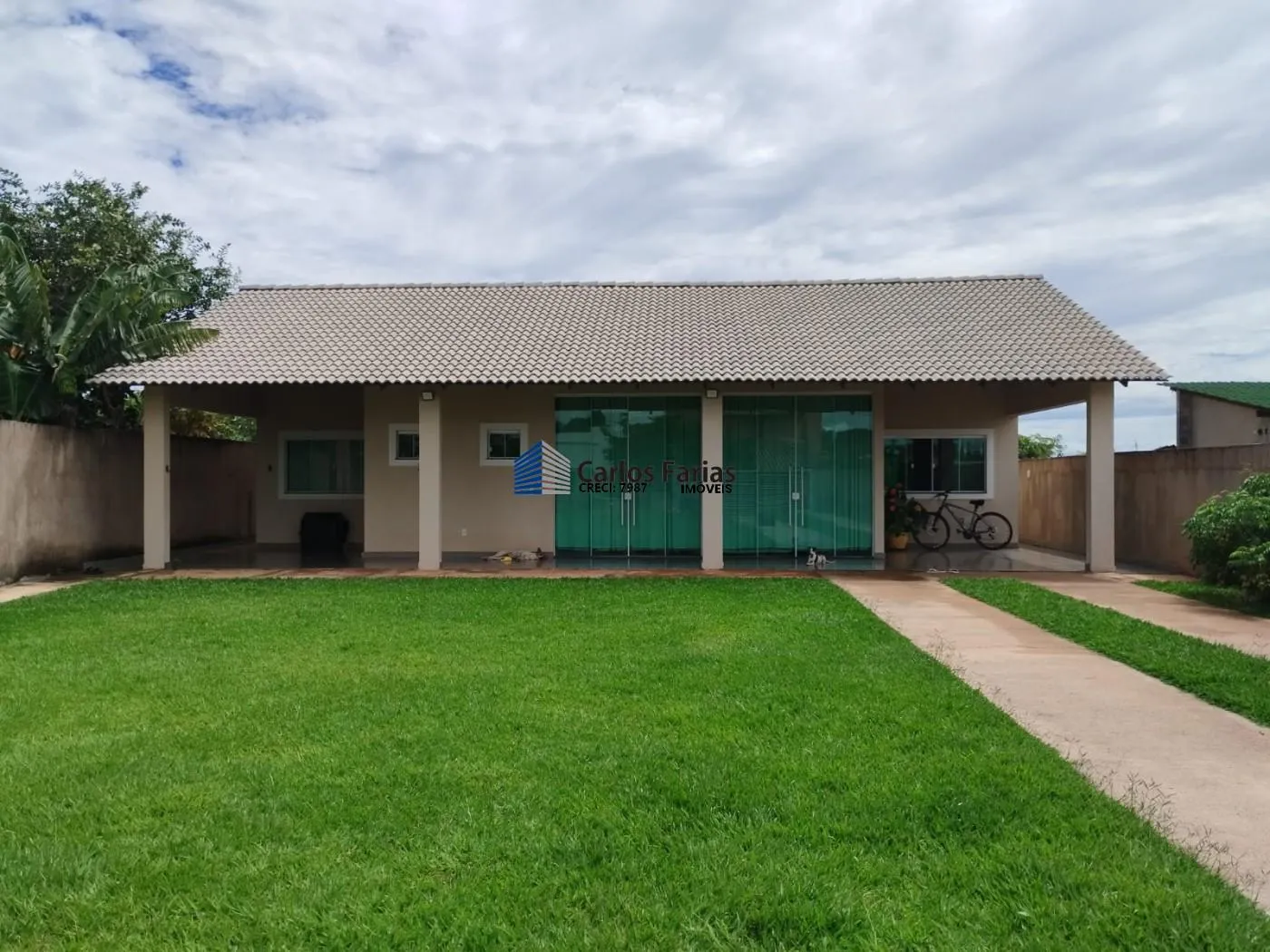 Imagem Casa em Condomínio para Venda em Brasília, Setor Habitacional Tororó (Jardim Botânico), 2 dormitórios, 1 suíte, 2 banheiros, 2 vagas