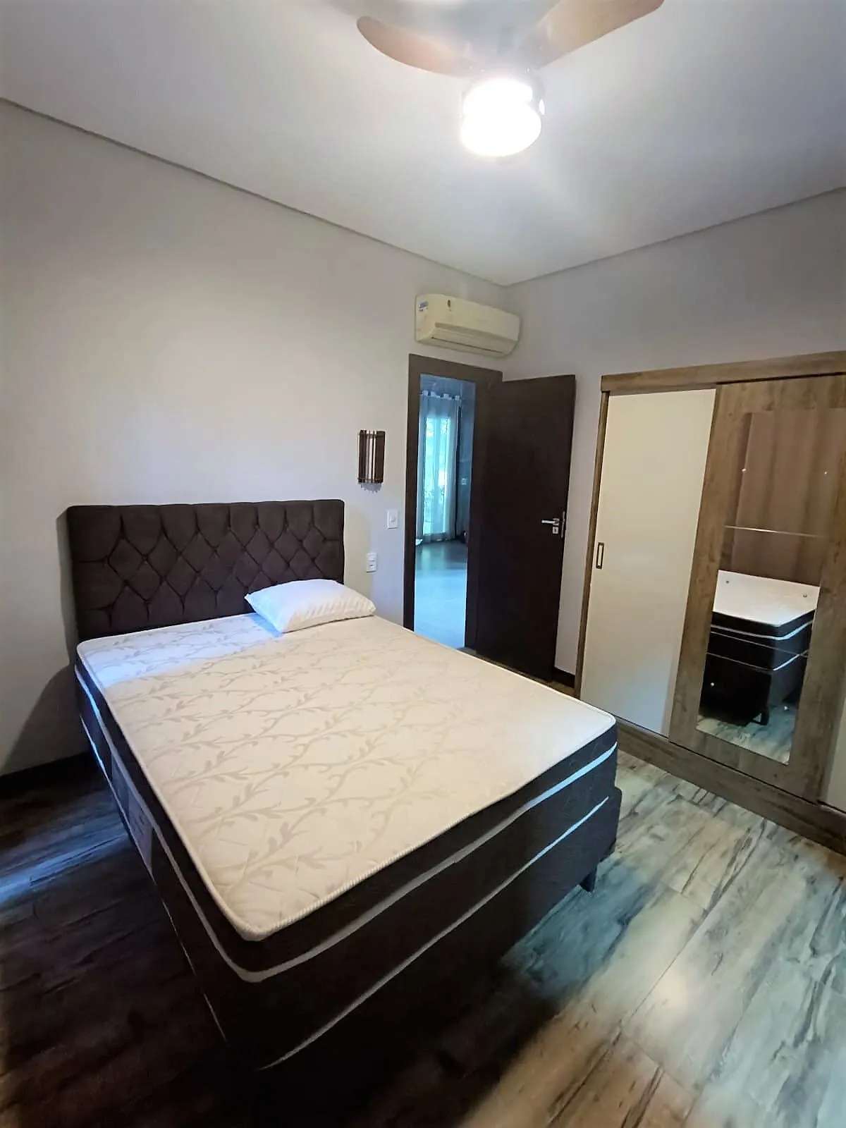 Imagem Casa em Condomínio para aluguel em Praia do Forte, Bahia - Açu da Torre - Com Piscina e Quadra Poliesportiva