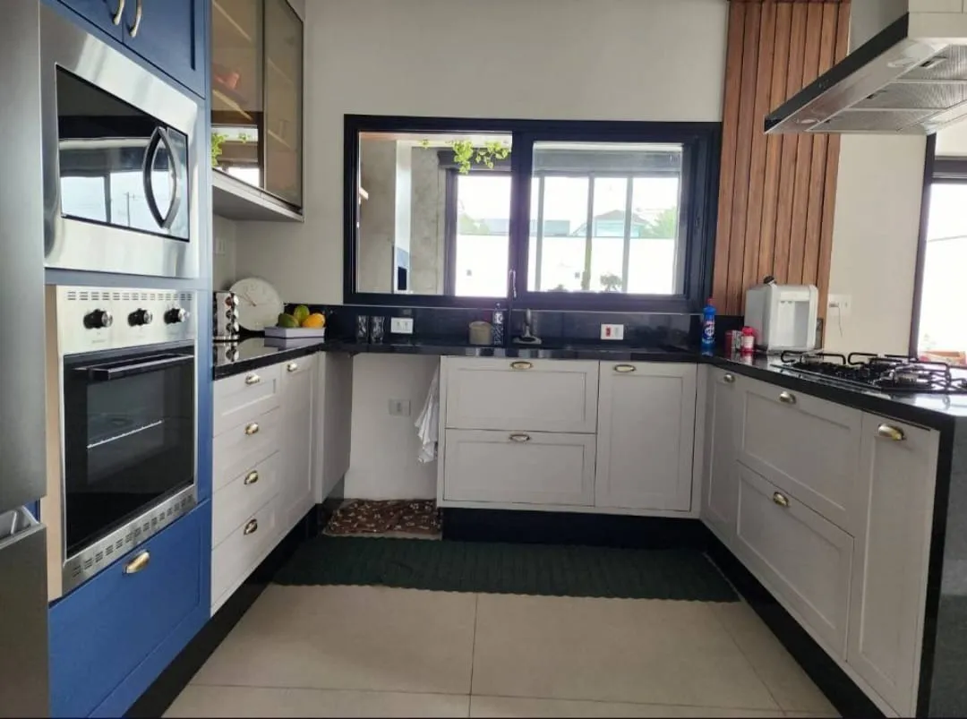 Imagem Lindo Sobrado Mobiliado no Cond. Villa Verona - 285m² com 3 Suítes