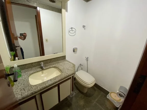 Imagem A VENDA APARTAMENTO COM 4 QUARTOS E 2 SUÍTES A BEIRA MAR